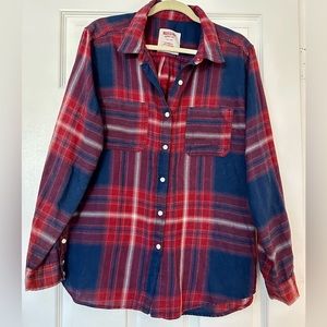 Oversized women’s flannel